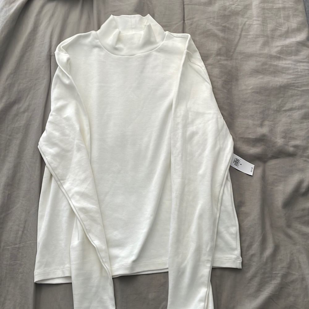GAP ivory high neck tight fitting long sleeves tee